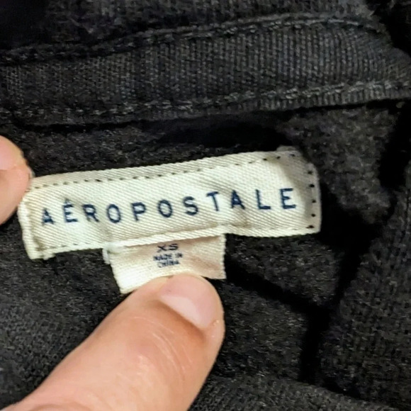 AERO NYC 1987 Floral Embroidered Cropped Hoodie Sweatshirt - Picture 3 of 4